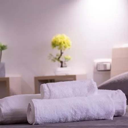 Modern House Monolocali Couette-café 3*