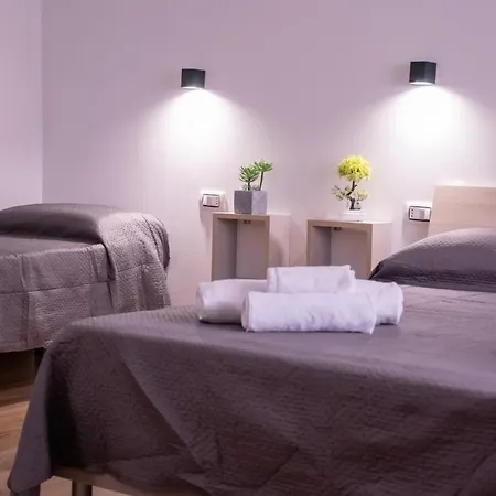 Bed & Breakfast Modern House Monolocali 3*