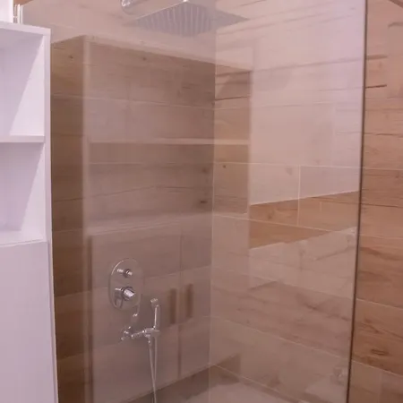 Modern House Monolocali Couette-café 3*